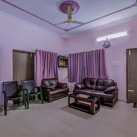 Oyo 8929 Stay Siddhartha Residency Jalāripeta Esterno foto