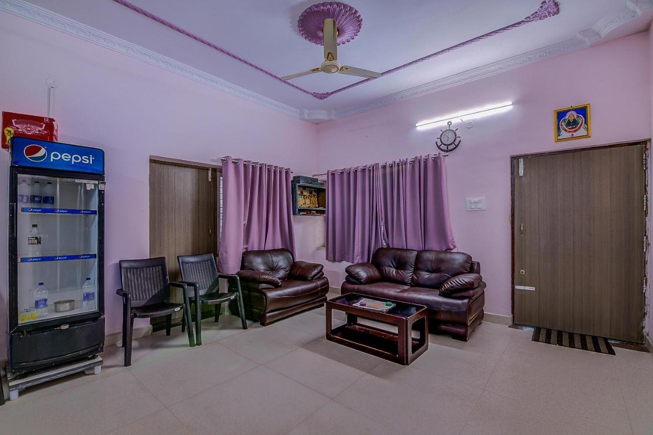 Oyo 8929 Stay Siddhartha Residency Jalāripeta Esterno foto