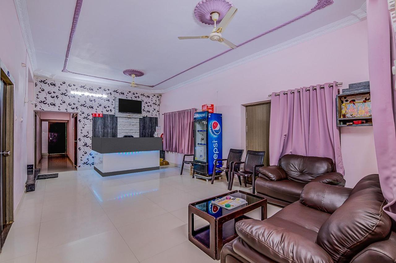 Oyo 8929 Stay Siddhartha Residency Jalāripeta Esterno foto