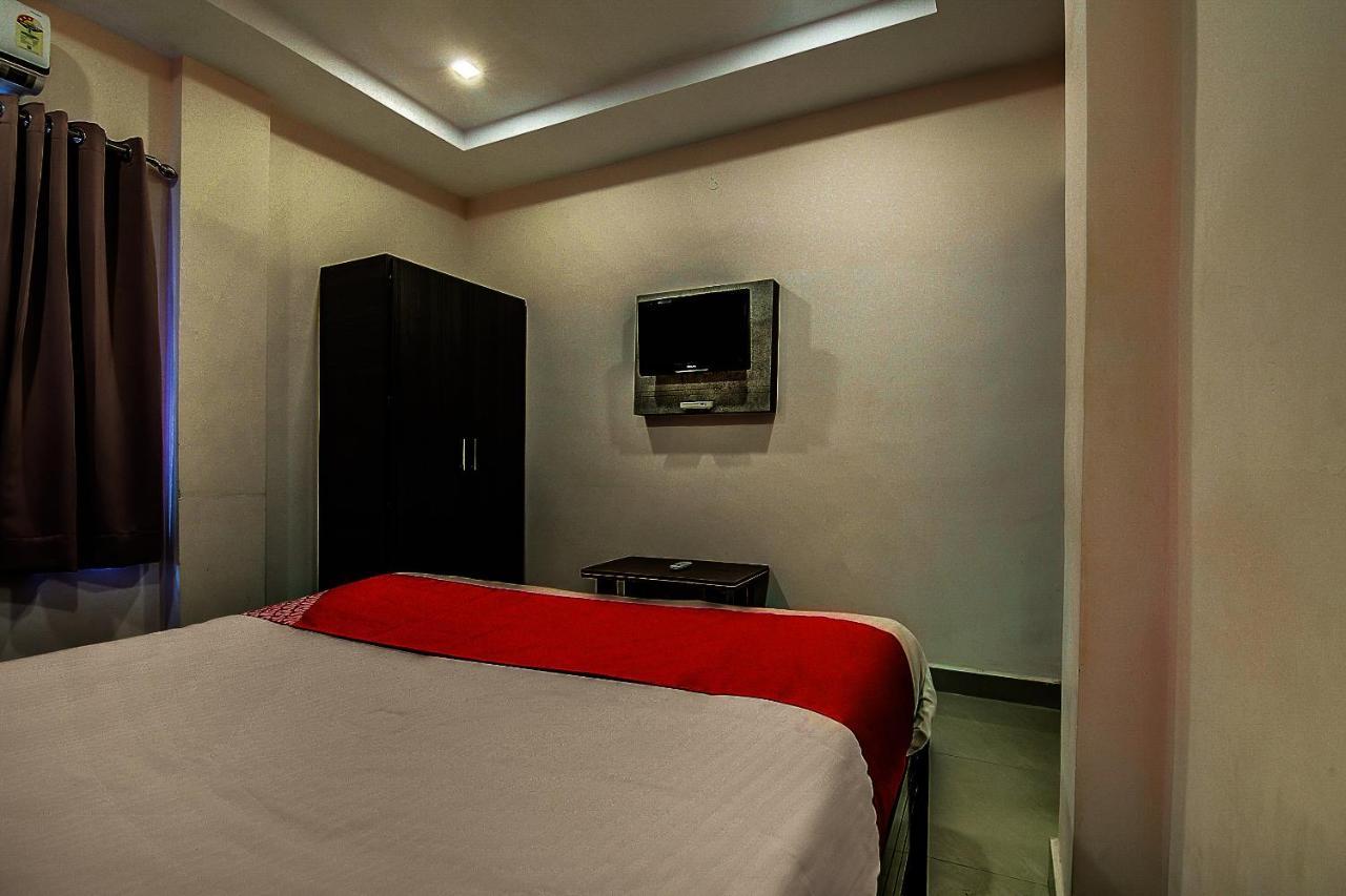 Oyo 8929 Stay Siddhartha Residency Jalāripeta Esterno foto